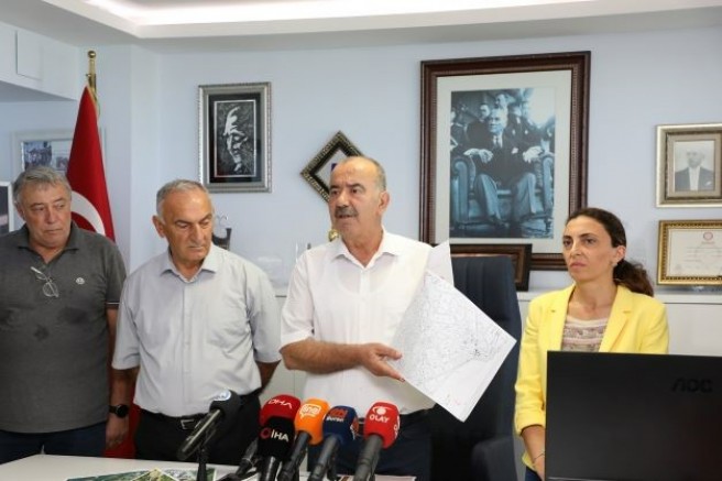 Başkan Türkyılmaz'dan sel felaketi sonrası Büyükşehir'e ihmal ve suç duyurusu