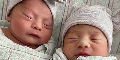 2 milyonda bir ihtimal: İkiz çocuklarını farklı yıllarda doğurdu