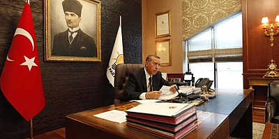 Erdoğan'ın odasında sürekli izlediği iki kanal açıklandı: Yayına müdahale ediyor