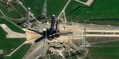 NASA'nın mega görevinde kullanılacak: Dünyanın en güçlü roketi uzaydan görüntülendi
