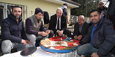 Pazarcılar öğle yemeğini Şadi Özdemir ile paylaştı 