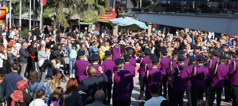 Bursa'nın dört bir yanında Cumhuriyet Bayramı coşkusu