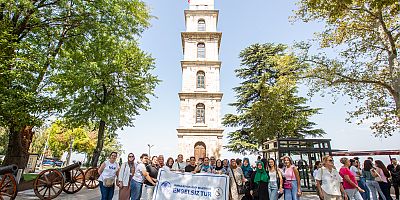 Bursa’nın güzelliklerini işaret diliyle tanıyorlar