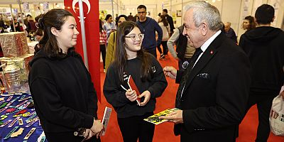 Şadi Özdemir’den çocuklara “Kitap okuyun” tavsiyesi 