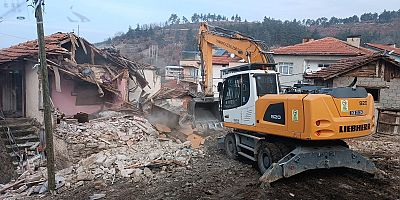 Osmangazi’de metruk bina yıkımları hız kazandı