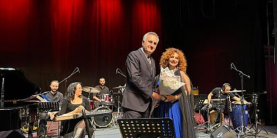 "Dünya Sesleri Bursa'da" konserleri Lena Chamamyan ile başladı