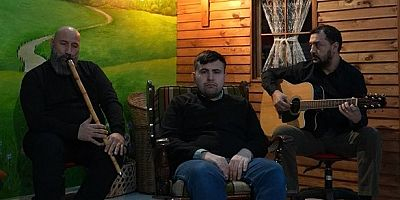 Okuduğu şiirle herkesi kendine hayran bıraktı