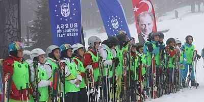 Uludağ’da öğrencilerin kayak heyecanı