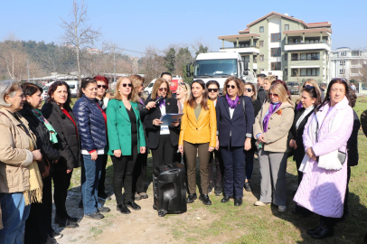 CHP Bursa İl Kadın Kolları’ndan 8 Mart açıklaması: İktidar kadınları karanlığa mahkum etti